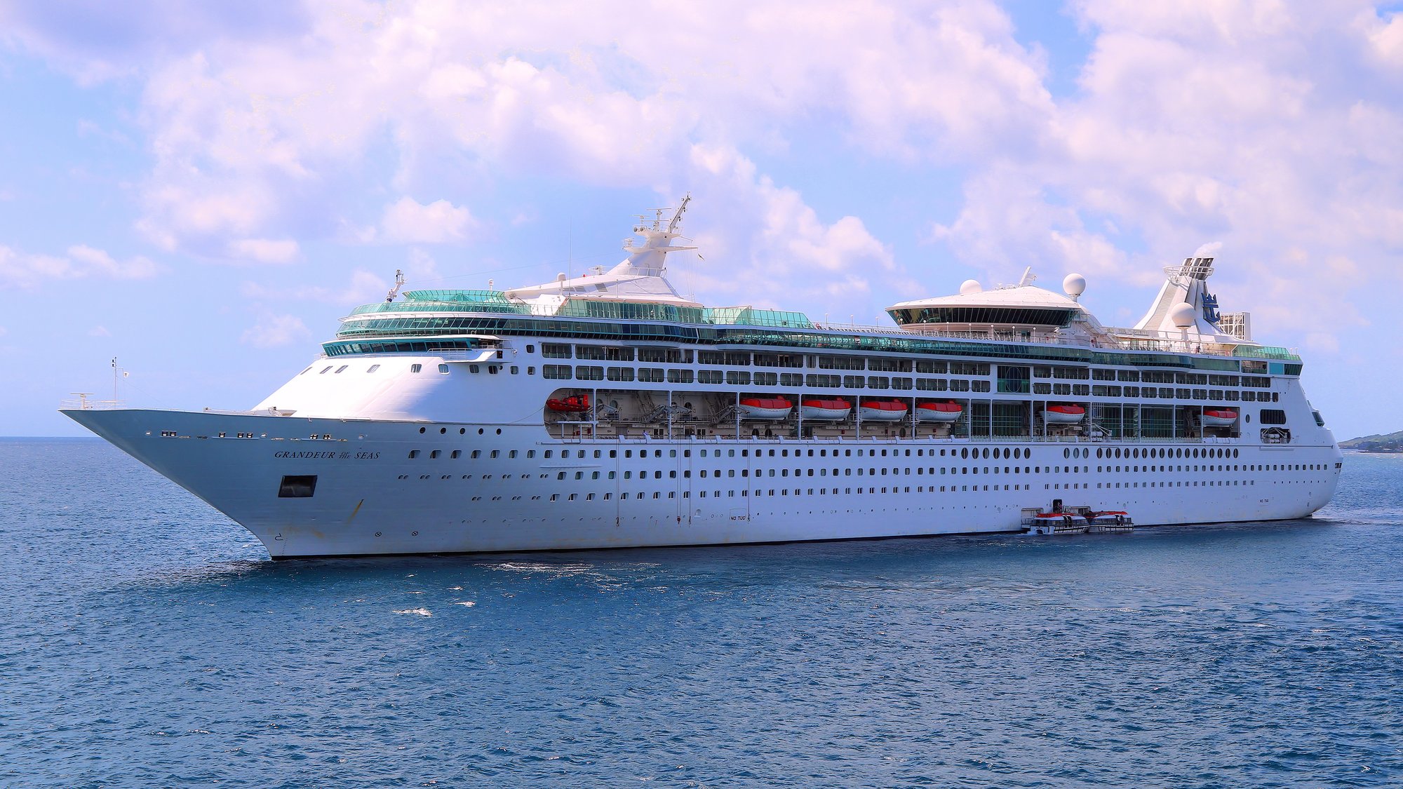 Grandeur_of_the_Seas_Roatan_Honduras_2026